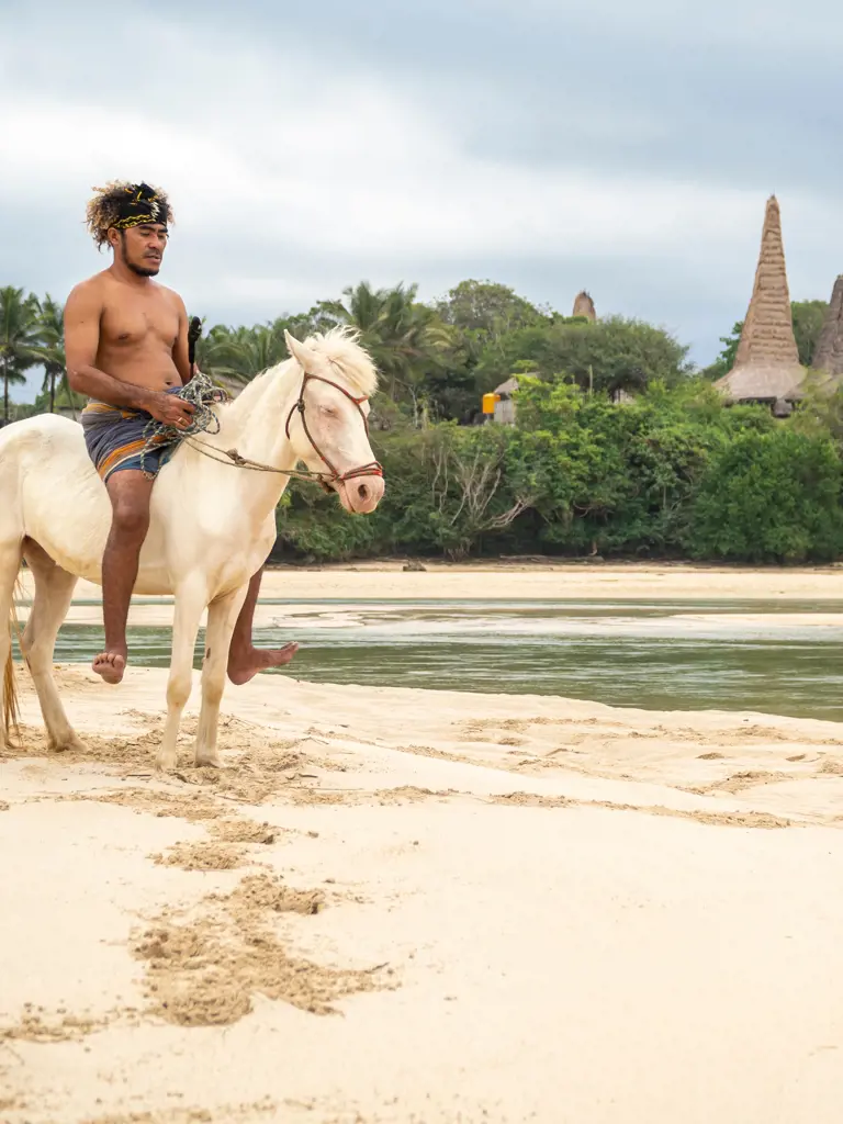 Sumba, ein Juwel in Ost-Indonesien